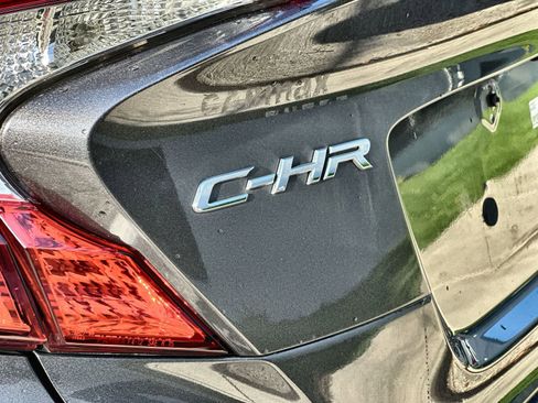 Used 2020 Toyota C-HR LE image 7