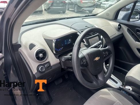 Used 2016 Chevrolet Trax LT FWD image 14