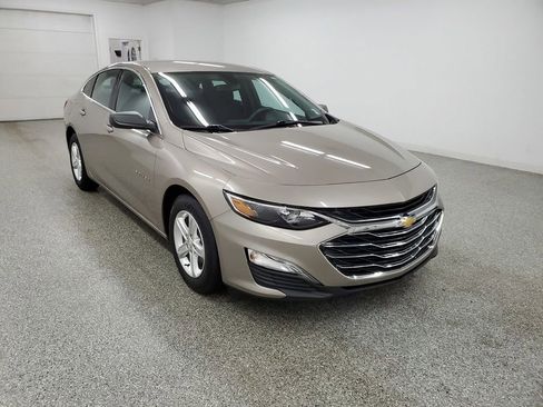 Used 2022 Chevrolet Malibu LS image 3