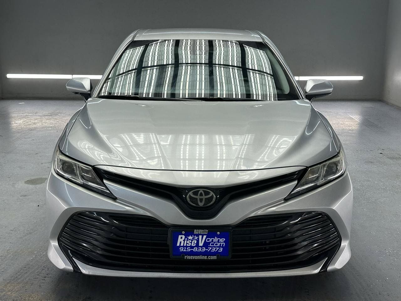 Used 2018 Toyota Camry LE FWD image 2