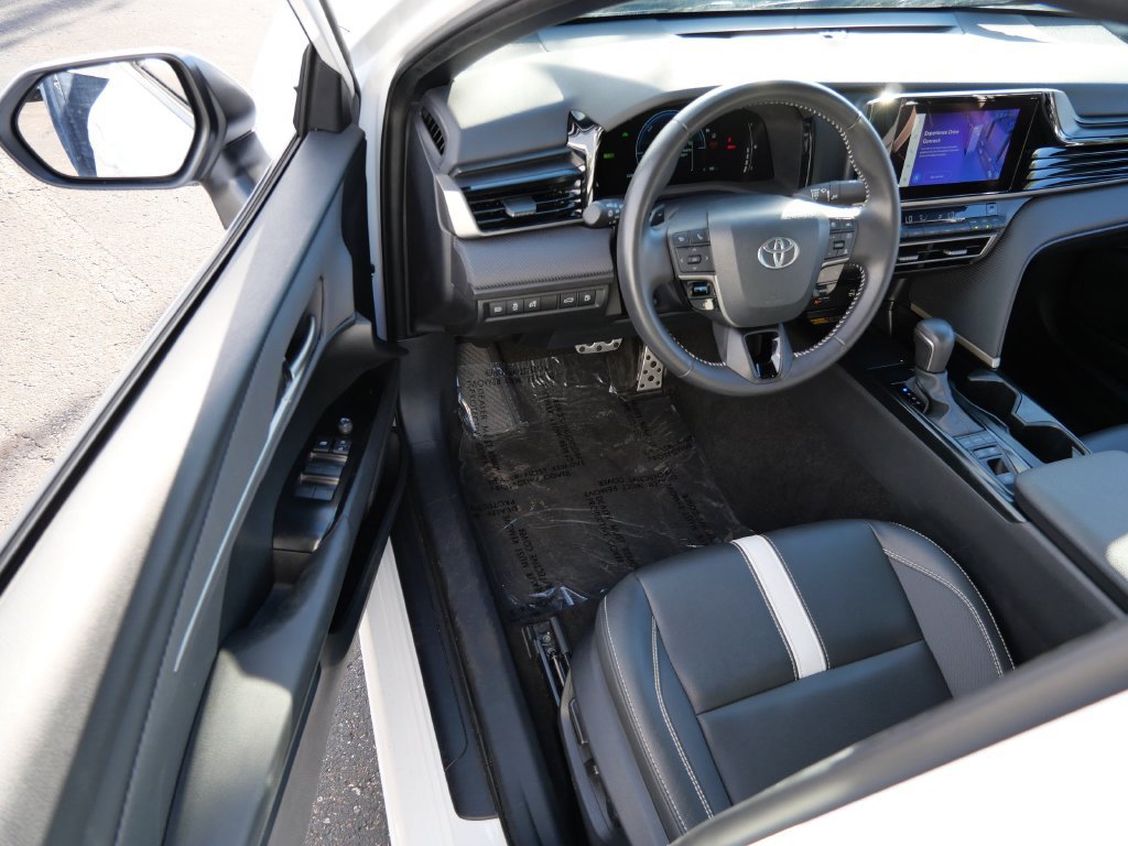 Certified 2025 Toyota Camry SE FWD image 10