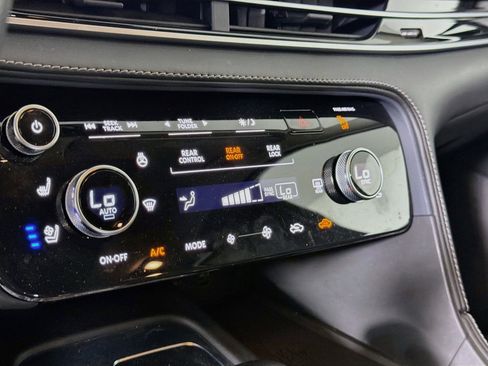 Used 2023 INFINITI QX60 Luxe w/ Performance Audio Package FWD image 23