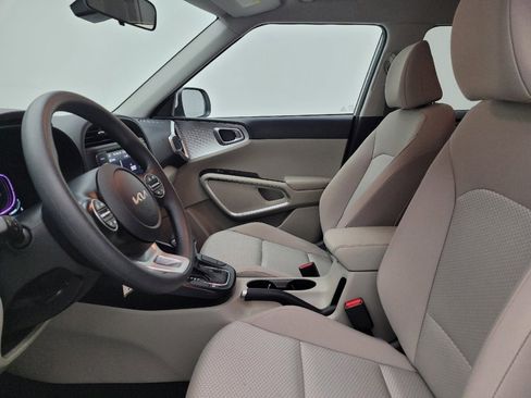 Used 2025 Kia Soul LX w/ LX Technology Package image 17