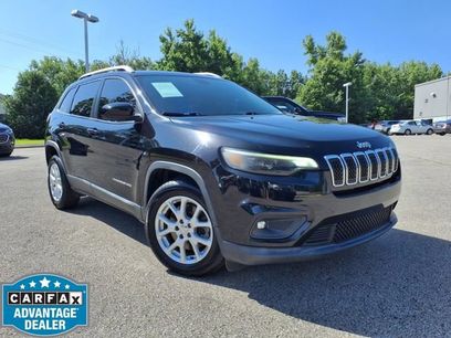 Used 2019 Jeep Cherokee Latitude w/ Popular Appearance Group