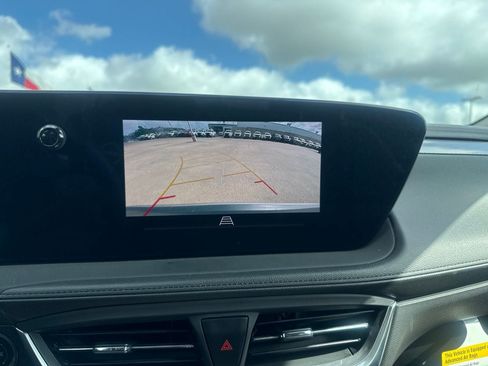 Used 2024 Buick Encore GX Preferred FWD image 39