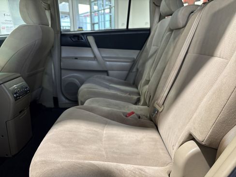 Used 2013 Toyota Highlander Plus image 20