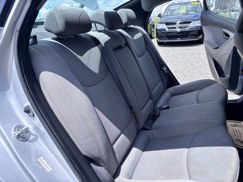 Used 2013 Hyundai Elantra GLS w/ Preferred Pkg FWD image 28