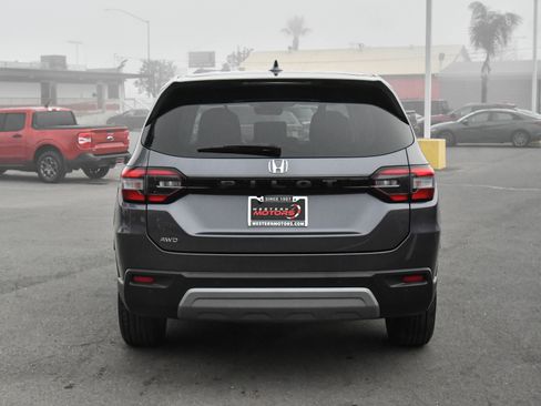 Used 2024 Honda Pilot EX-L image 7