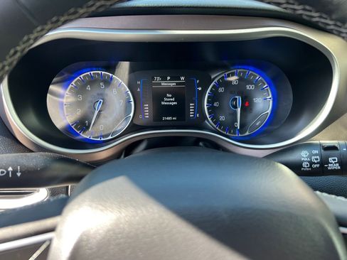 Used 2023 Chrysler Voyager LX image 20