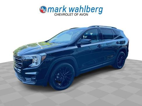 Certified 2024 GMC Terrain SLT w/ Infotainment Package II AWD/4WD image 1