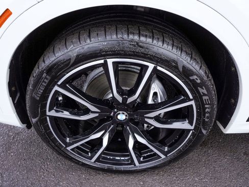 Used 2022 BMW X7 xDrive40i w/ M Sport Package image 8