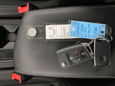 Used 2019 Volkswagen Tiguan SE w/ Panoramic Sunroof Package AWD/4WD image 31