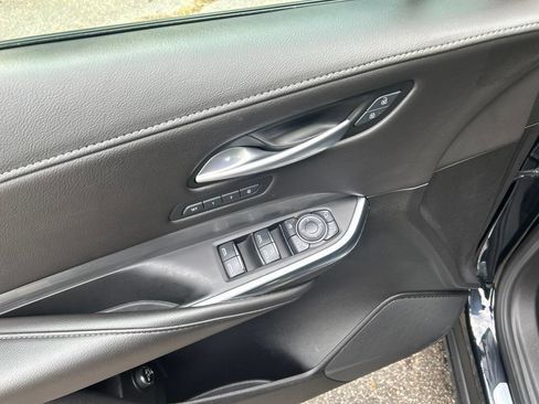Used 2025 Cadillac XT4 Premium Luxury FWD image 16