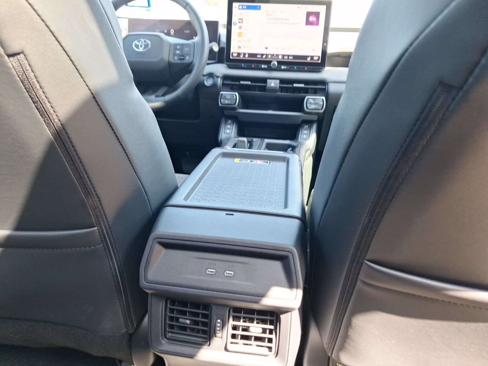 Used 2026 Toyota RAV4 XSE w/ Panoramic Sun Roof Package AWD/4WD image 32