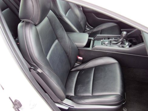 Used 2019 MAZDA MAZDA3 Sedan FWD image 26