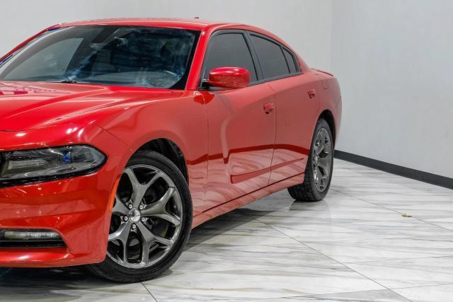 Used 2016 Dodge Charger R/T w/ Navigation & Travel Group RWD image 5