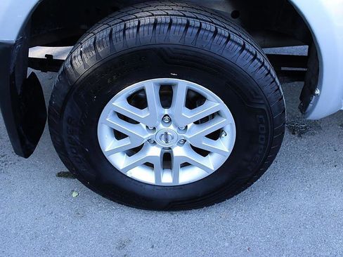 Used 2019 Nissan Frontier SV AWD/4WD image 17