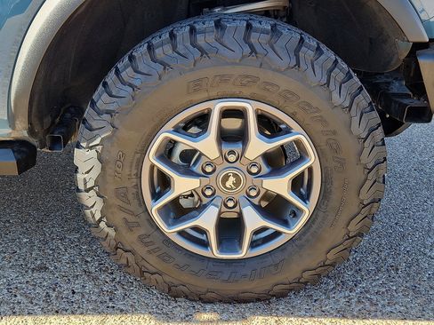 Used 2023 Ford Bronco Badlands image 7