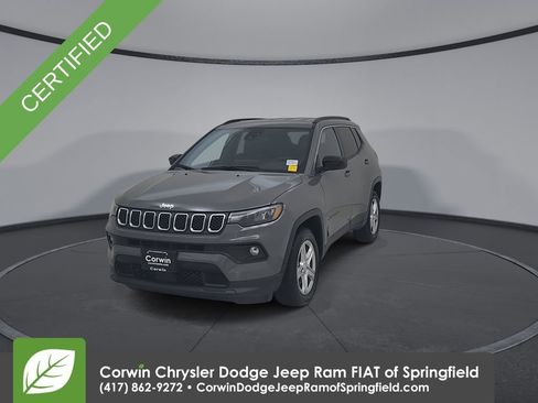 Used 2024 Jeep Compass Latitude image 6
