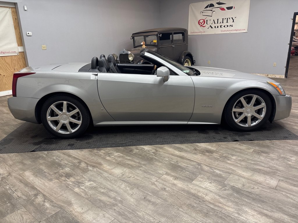 Used 2006 Cadillac XLR RWD image 12