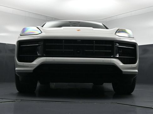 New 2026 Porsche Cayenne GTS AWD/4WD image 32