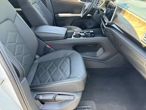 Used 2025 Volkswagen Atlas SE AWD/4WD image 11