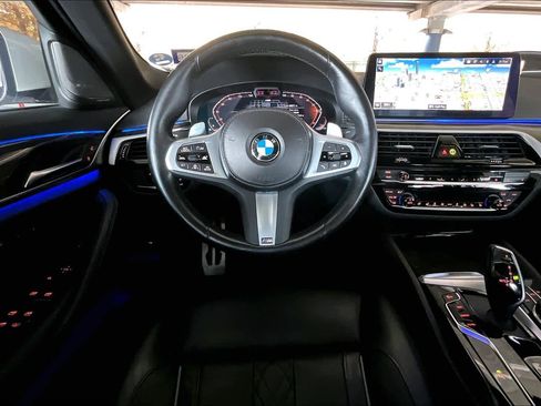 Used 2022 BMW 540i w/ Executive Package image 5