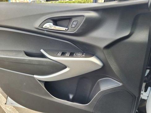 Used 2025 Chevrolet Trax LS image 12