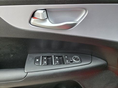Used 2024 Kia Forte LXS image 17