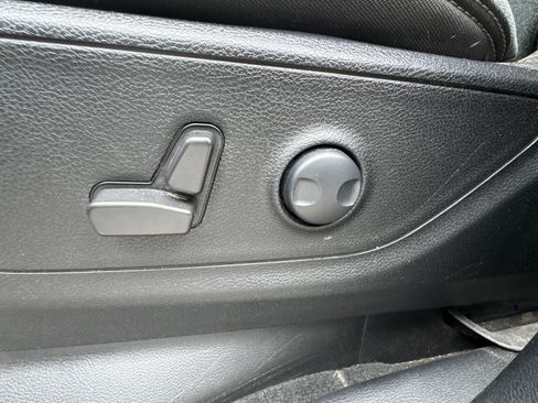 Used 2022 RAM 1500 Big Horn RWD image 9