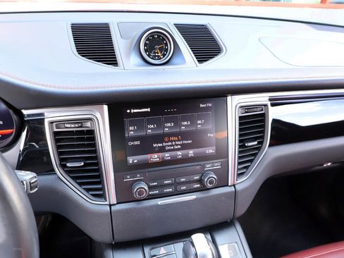 Used 2017 Porsche Macan S image 47