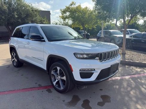 Used 2023 Jeep Grand Cherokee Limited AWD/4WD image 3