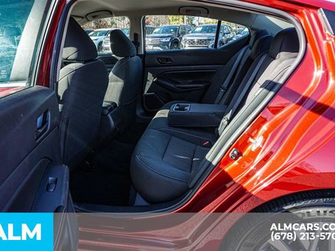 Used 2025 Nissan Altima 2.5 SV FWD image 21