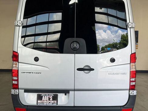 Used 2016 Mercedes-Benz Sprinter 2500 image 7