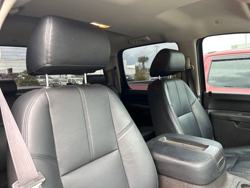 Used 2013 Chevrolet Silverado 2500 LT w/ Interior Plus Package image 12