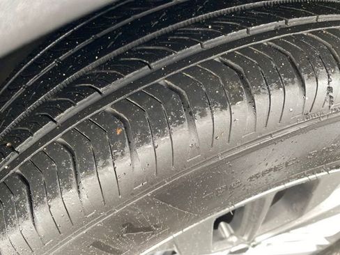 Certified 2025 Cadillac XT4 Premium Luxury image 21