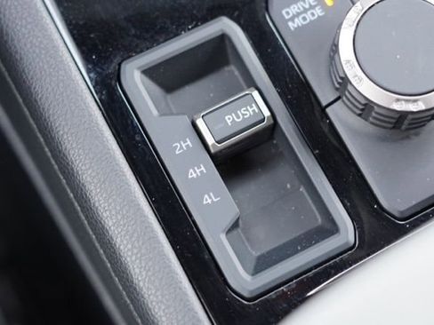 Used 2025 Toyota Tundra Limited image 40