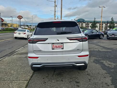 New 2026 Mitsubishi Outlander SEL image 6