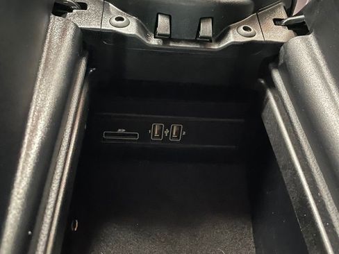 Used 2020 Mercedes-Benz E 350 4MATIC Sedan image 36