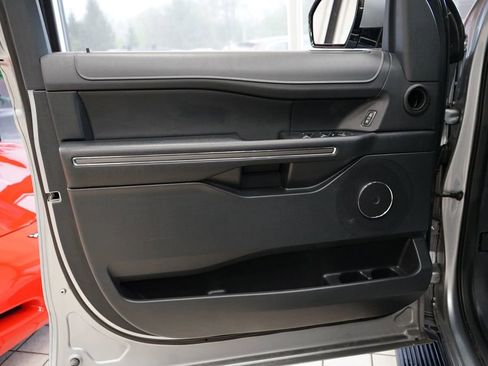 Used 2022 Ford Expedition Max XLT AWD/4WD image 26