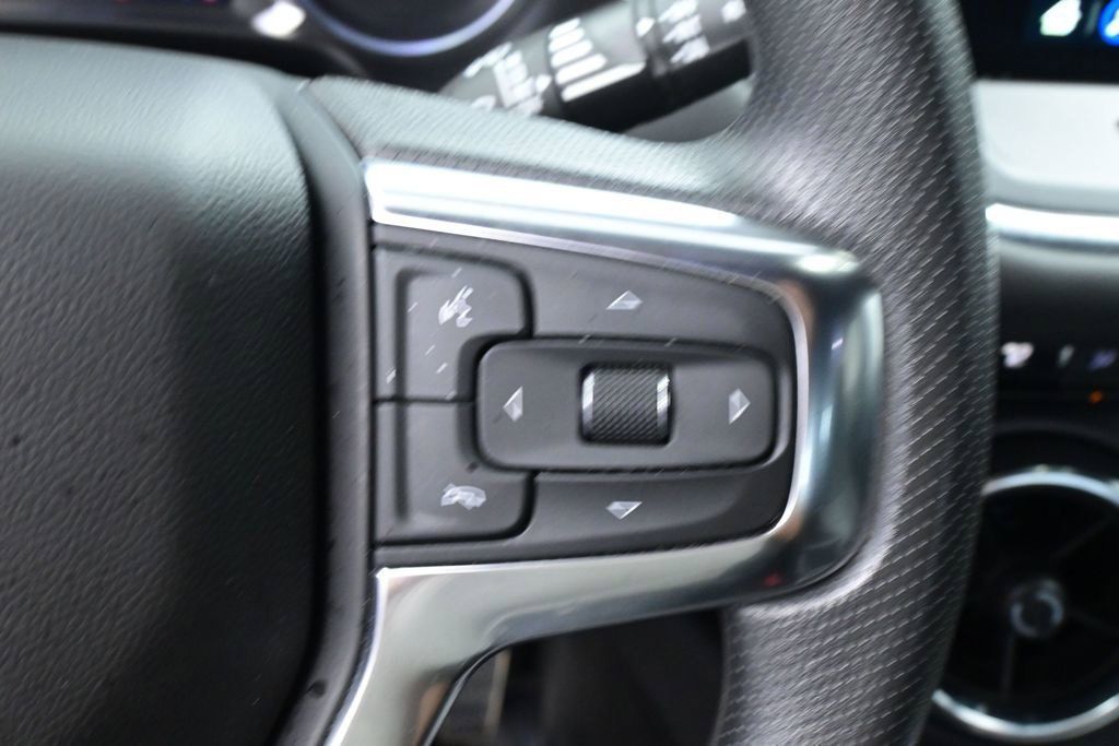 Used 2025 Chevrolet Blazer LT FWD image 36