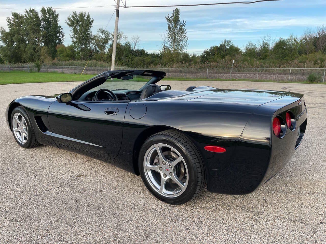 Used 2003 Chevrolet Corvette Convertible w/ Preferred Equipment Group1 RWD image 49