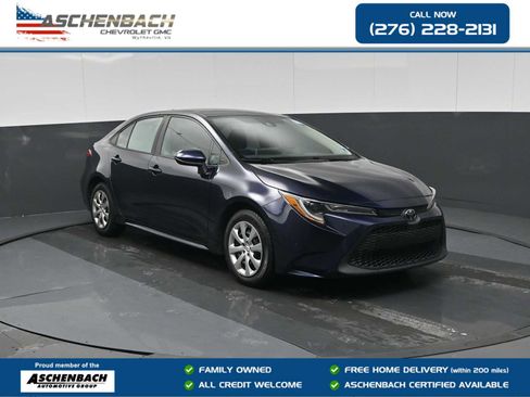 Used 2021 Toyota Corolla LE image 1