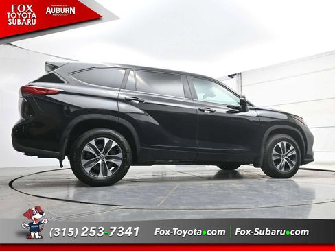 Used 2023 Toyota Highlander XLE AWD/4WD image 20