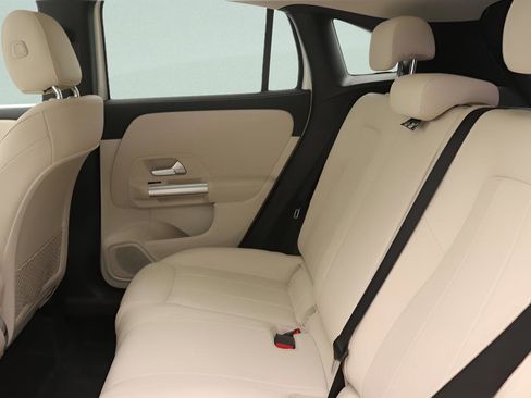 Certified 2023 Mercedes-Benz GLA 250 image 29