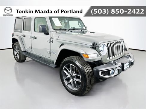 Used 2021 Jeep Wrangler Unlimited Sahara image 1