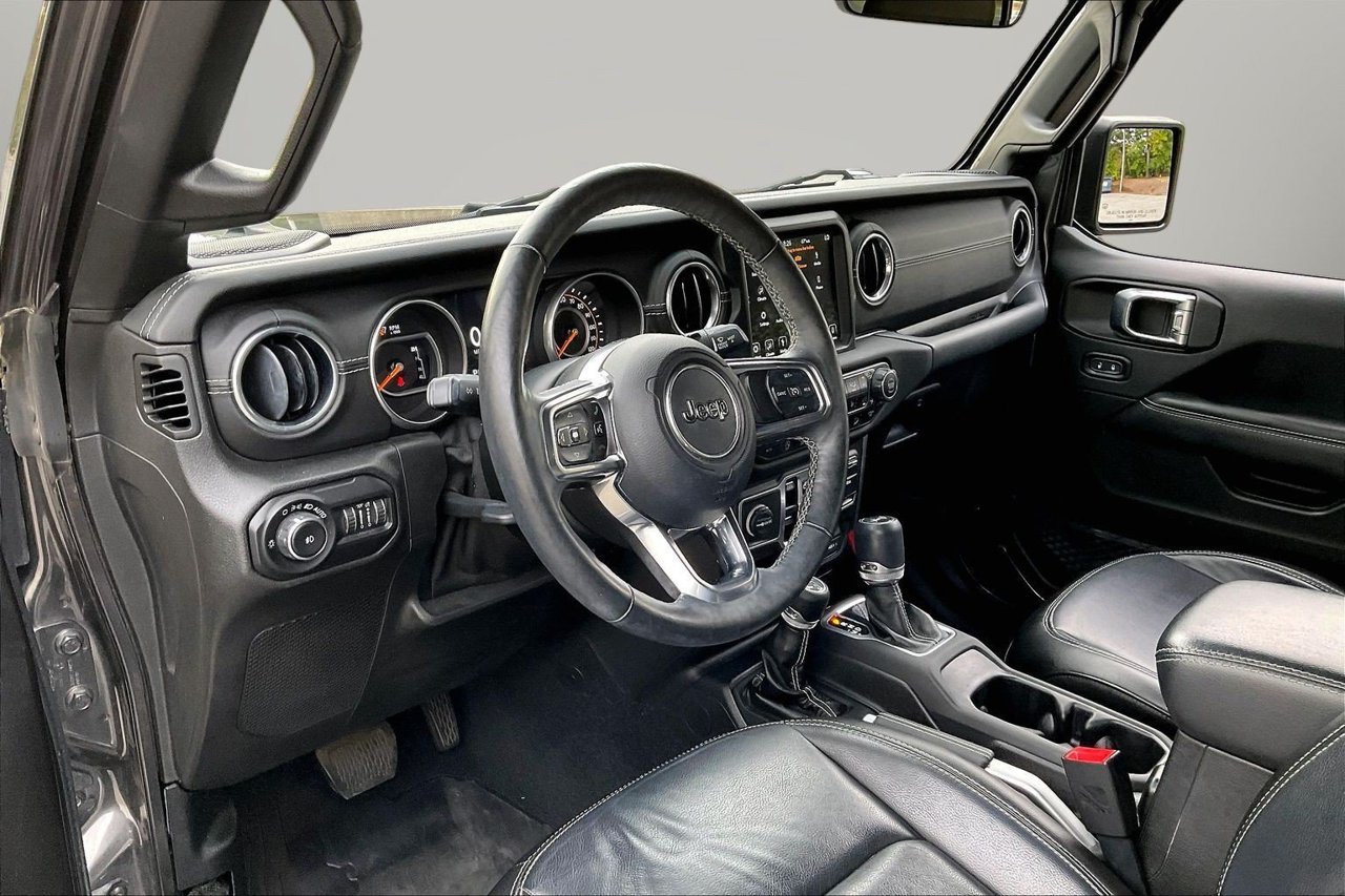 Certified 2018 Jeep Wrangler Unlimited Sahara w/ Dual Top Group AWD/4WD image 19