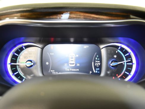 Used 2023 Chrysler Pacifica Limited FWD image 19