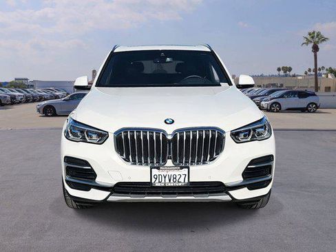 Certified 2023 BMW X5 sDrive40i w/ Executive Package image 2