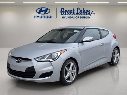 Used 2016 Hyundai Veloster image 1